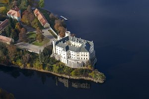 Orlické přehradě je letos šedesát let