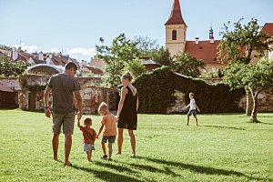 Koronavirem přidušený Český Krumlov znovu nabírá dech