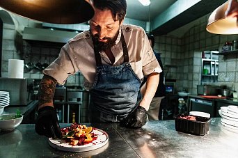 Michelin Guide Czechia 2025 poprvé hodnotí restaurace napříč celou Českou republikou. Z jižních Čech byly zařazeny čtyři podniky